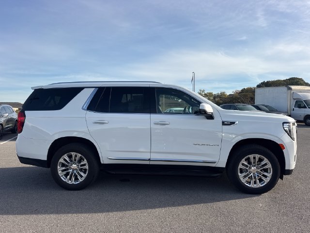 Used 2024 GMC Yukon SLT w/ SLT Luxury Package AWD/4WD image 5