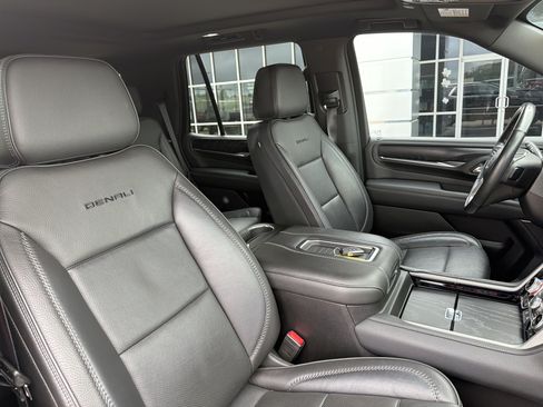 Used 2021 GMC Yukon Denali w/ Denali Premium Package RWD image 7