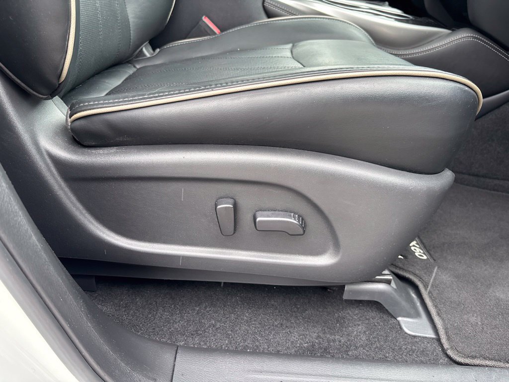 Used 2020 INFINITI QX60 Luxe w/ Essential Package FWD image 31