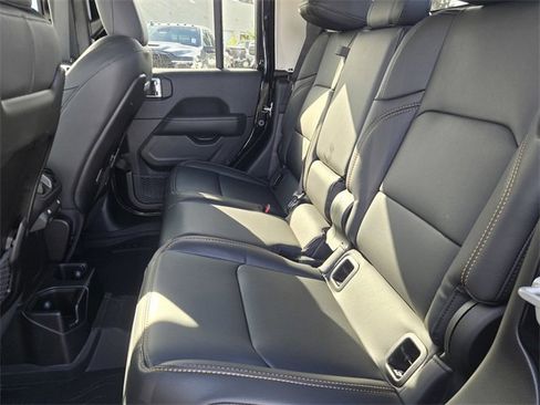 New 2025 Jeep Gladiator High Tide image 13