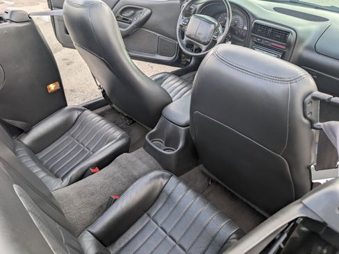 Used 2001 Chevrolet Camaro Z28 w/ SS Performance/Appearance Pkg image 79