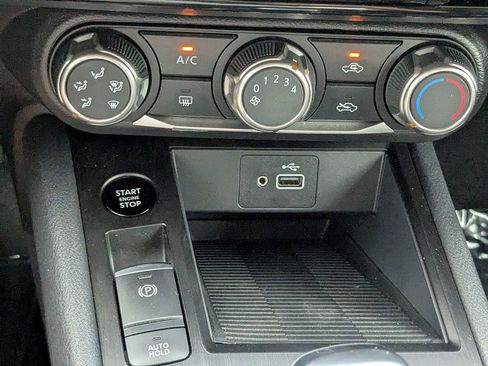 Used 2025 Nissan Kicks S AWD/4WD image 22