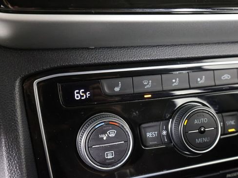 Used 2022 Volkswagen Atlas SE w/ Black Wheel Package image 37