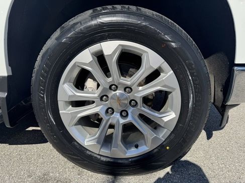 Used 2024 Chevrolet Silverado 1500 LTZ image 11