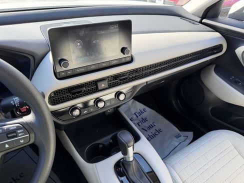 Used 2025 Honda HR-V LX image 18