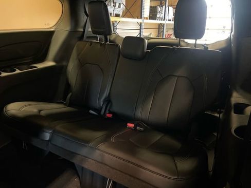 New 2026 Chrysler Pacifica Select w/ S Appearance Package image 17