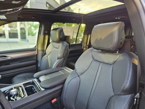New 2026 Jeep Grand Wagoneer L Limited AWD/4WD image 22