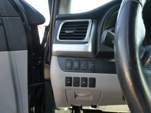 Used 2019 Toyota Highlander Limited image 18