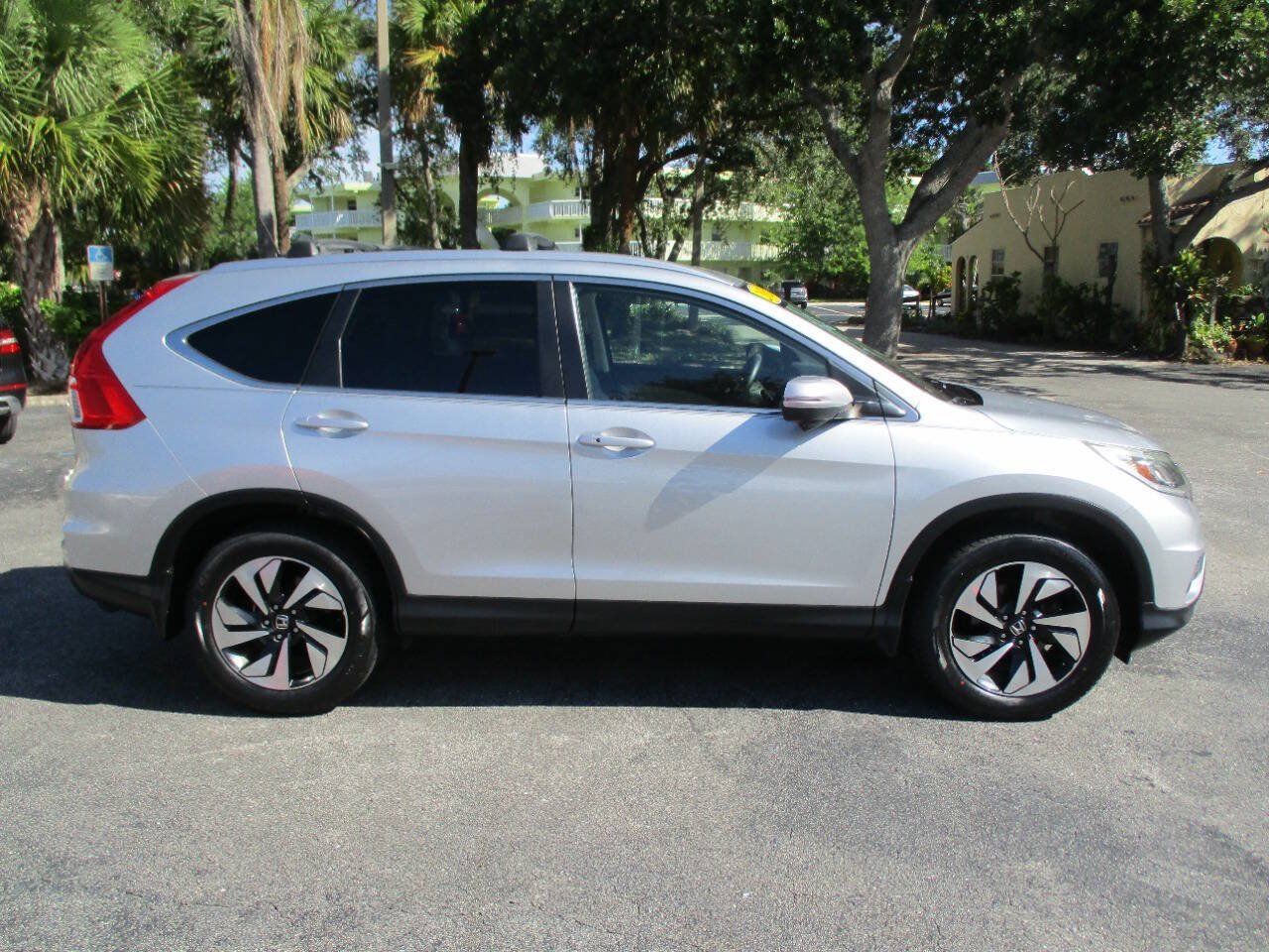 Used 2015 Honda CR-V Touring image 3