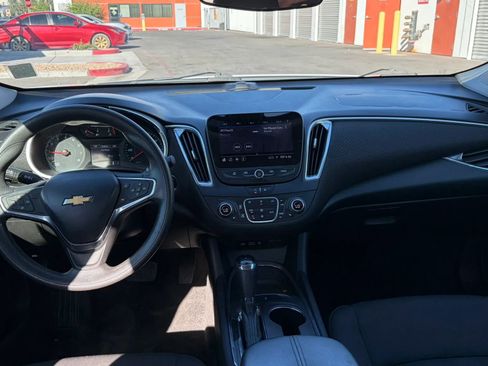 Used 2020 Chevrolet Malibu LT FWD image 11