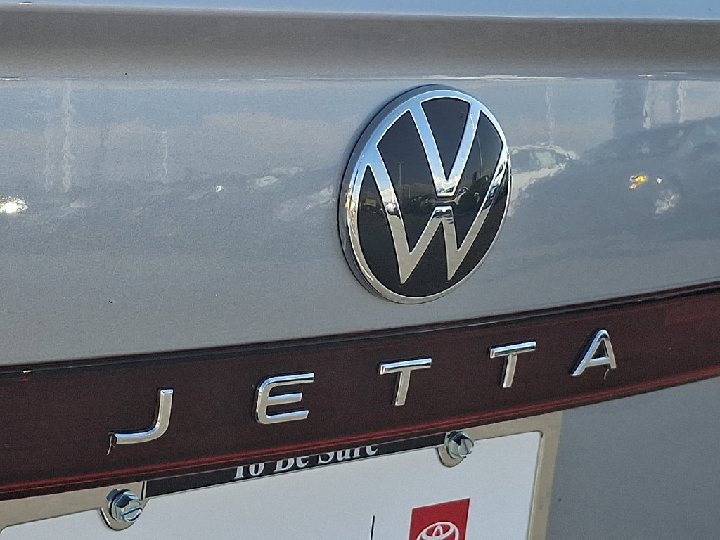 Used 2025 Volkswagen Jetta SE FWD image 30