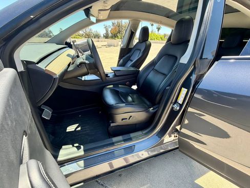 Used 2022 Tesla Model Y Performance AWD/4WD image 32
