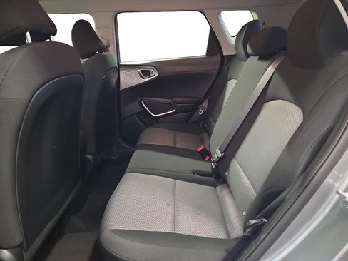 Used 2025 Kia Soul LX w/ LX Technology Package FWD image 23