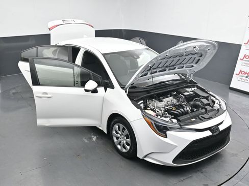 Used 2021 Toyota Corolla LE image 40