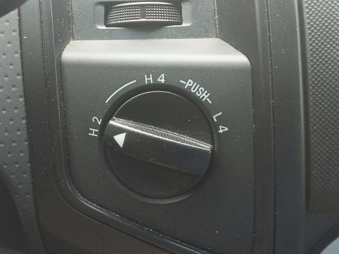 Used 2011 Toyota Tacoma 4x4 Regular Cab image 30