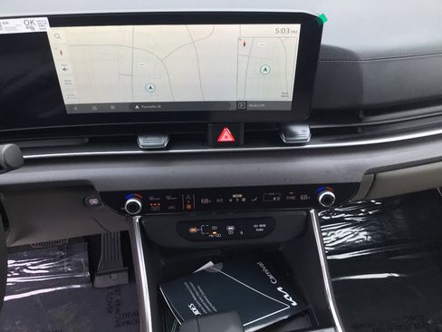 New 2026 Kia Carnival SX image 13