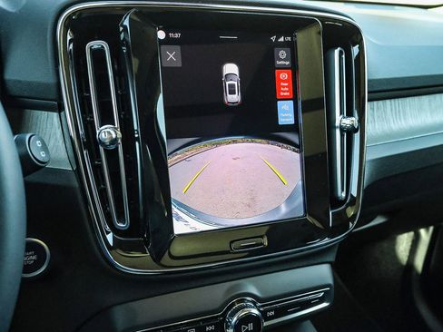 New 2026 Volvo XC40 B5 Core image 35