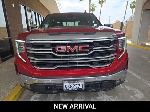 Used 2024 GMC Sierra 1500 SLT w/ SLT Premium Plus Package AWD/4WD image 2