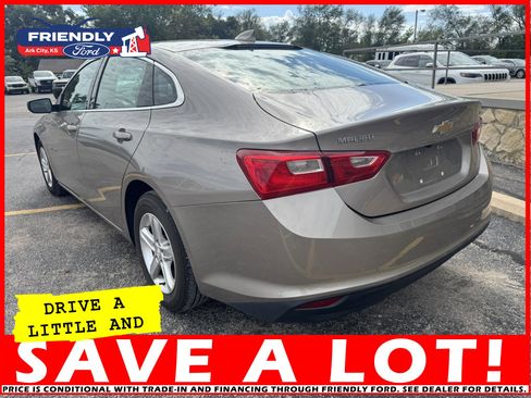 Used 2023 Chevrolet Malibu LT image 3