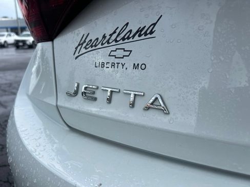 Used 2024 Volkswagen Jetta SE w/ Panoramic Sunroof Package FWD image 13