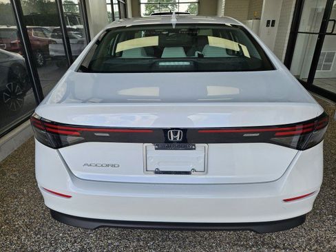 Used 2024 Honda Accord EX image 3