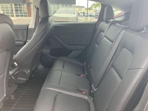 Used 2023 Tesla Model Y Performance AWD/4WD image 16