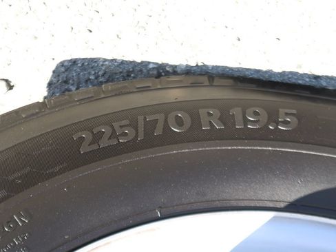 Used 2024 Ford F550 2WD Regular Cab Super Duty image 42