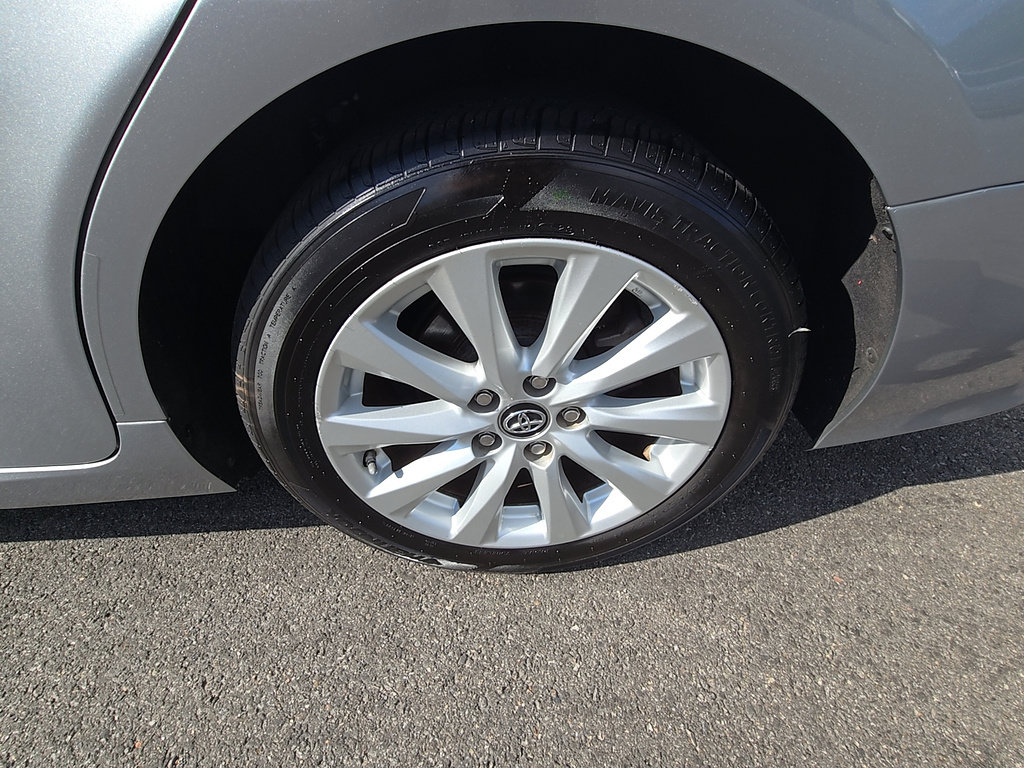 Used 2019 Toyota Camry LE FWD image 8