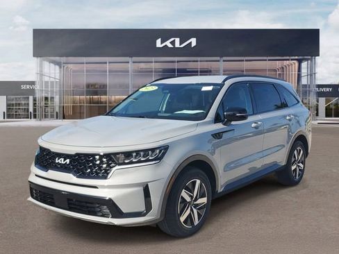 Certified 2023 Kia Sorento EX FWD image 3