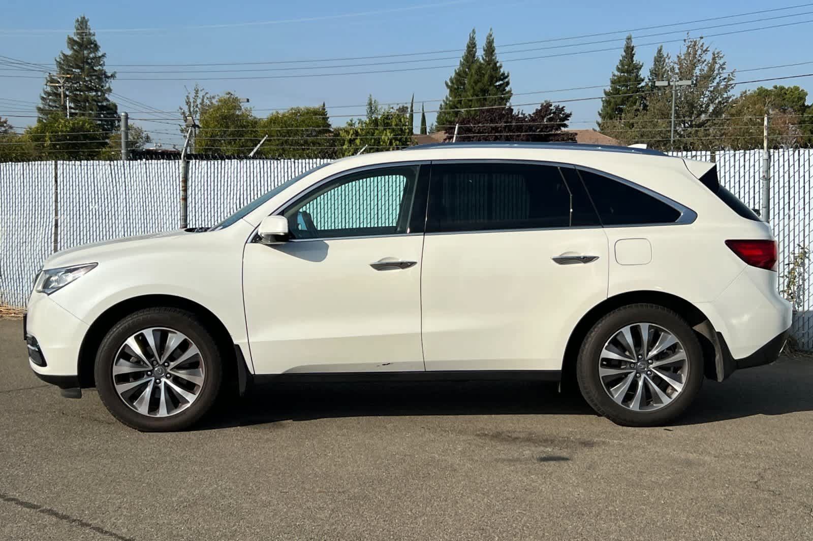 Used 2016 Acura MDX w/ Technology Package AWD/4WD image 2