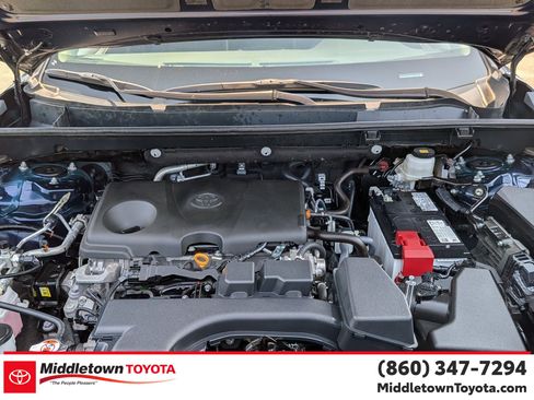 Used 2025 Toyota RAV4 XLE AWD/4WD image 38