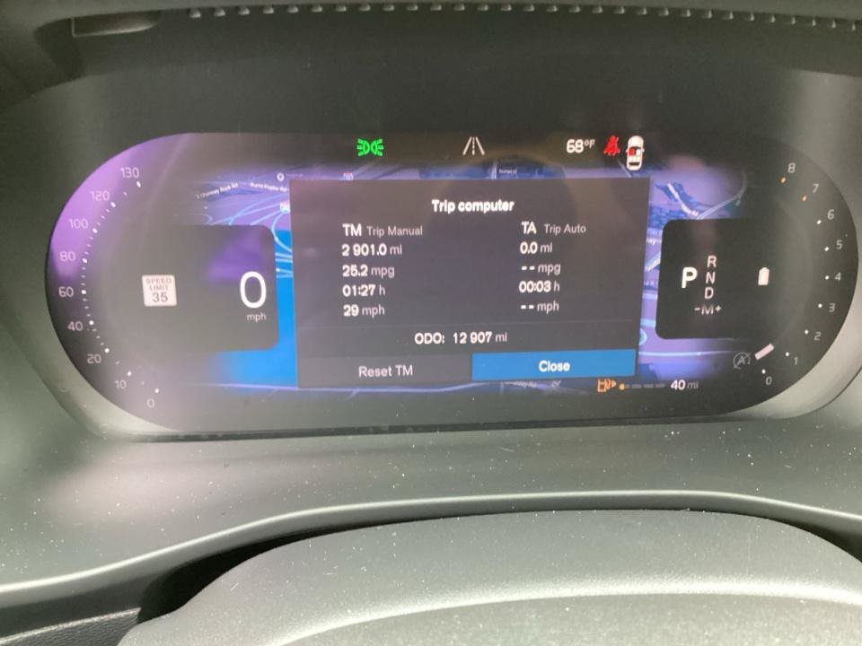 Certified 2024 Volvo XC40 B5 Plus AWD/4WD image 14