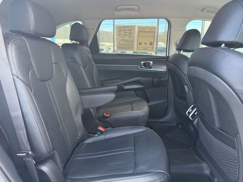 Used 2023 Kia Sorento EX image 20
