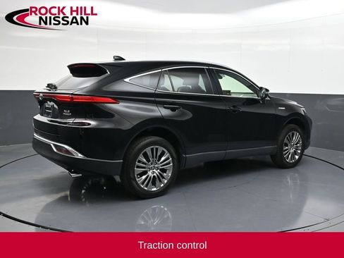 Used 2021 Toyota Venza XLE image 4