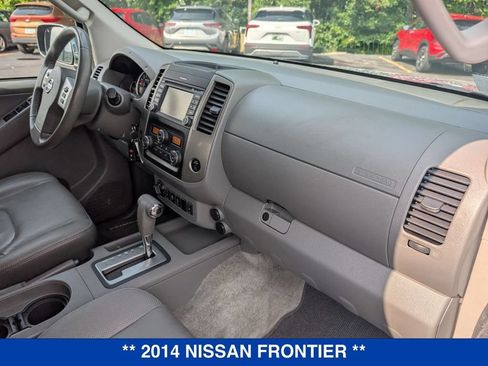 Used 2014 Nissan Frontier SL w/ SL Moonroof Package AWD/4WD image 32
