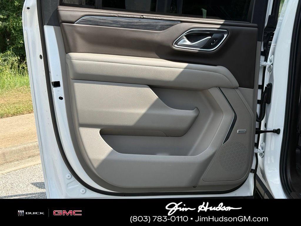 Used 2022 GMC Yukon XL SLT w/ SLT Luxury Package RWD image 25