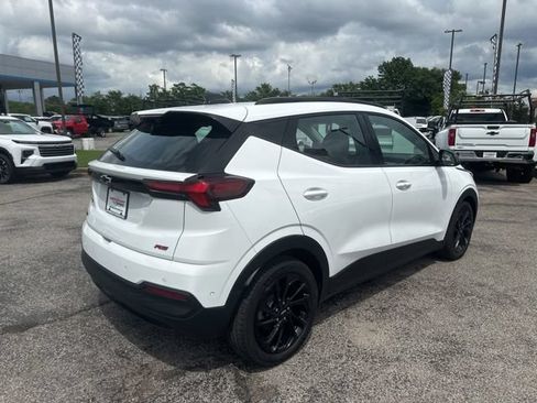 New 2027 Chevrolet Bolt RS w/ Super Cruise Package FWD image 3