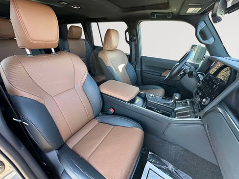 Used 2025 Lexus GX 550 image 27