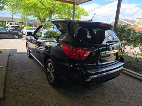 Used 2017 Nissan Pathfinder SV w/ Trailer Tow Package AWD/4WD image 9