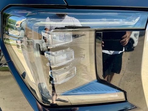 Used 2022 GMC Yukon Denali image 8