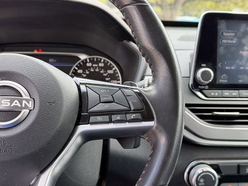 Used 2024 Nissan Altima 2.5 SR image 11