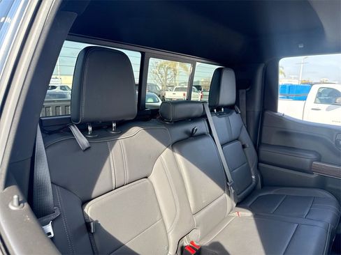 Used 2022 Chevrolet Silverado 1500 High Country image 32