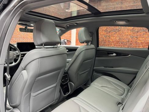 Used 2022 Lincoln Nautilus Reserve image 25