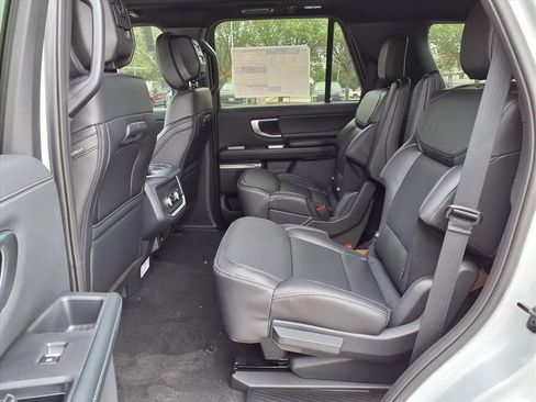 New 2026 Ford Expedition Platinum w/ Stealth Appearance Package AWD/4WD image 28