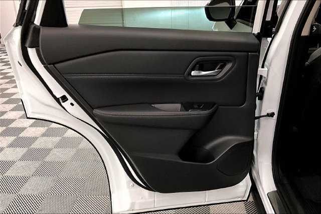 New 2026 Nissan Rogue Dark Armor AWD/4WD image 32