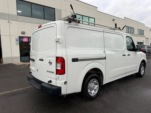 Used 2018 Nissan NV 2500 SV image 4