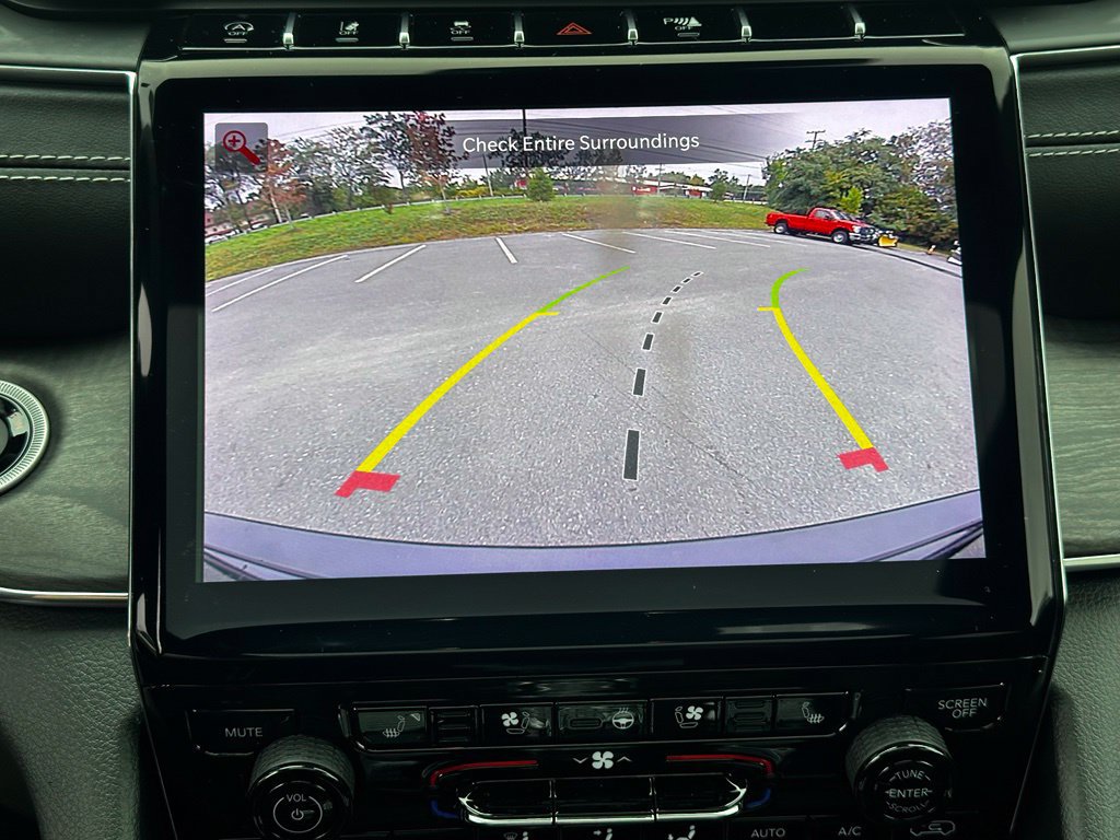 Used 2024 Jeep Grand Cherokee Overland w/ Trailer Tow Package AWD/4WD image 18