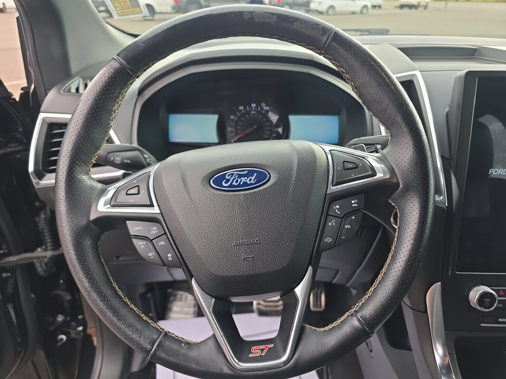 Used 2022 Ford Edge ST w/ Equipment Group 401A AWD/4WD image 14
