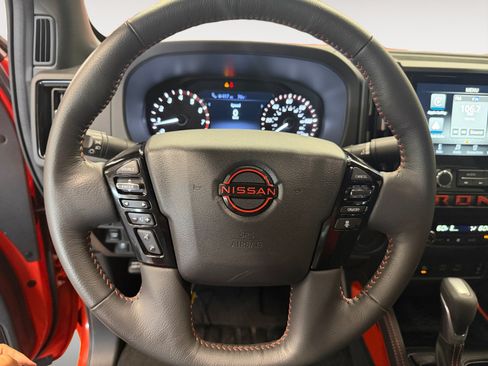 Used 2026 Nissan Frontier Pro-X w/ Pro-X Convenience Package RWD image 14