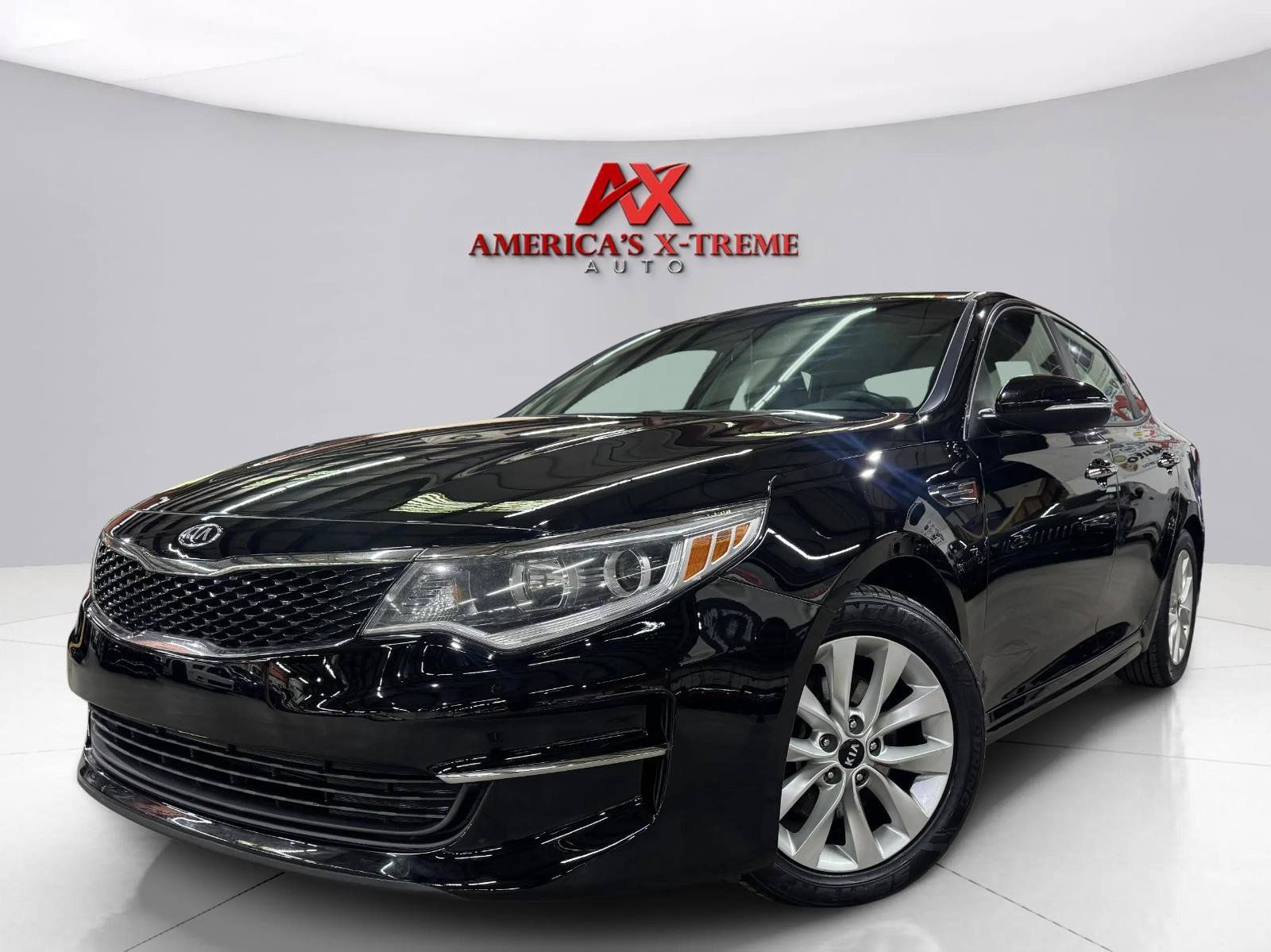 Used 2016 Kia Optima LX FWD image 1